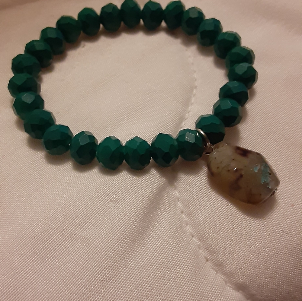 Handcrafted stretch bracelet